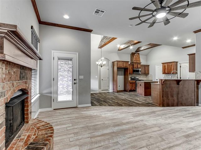 20647 Frontier Avenue, Harrah, OK 73045
