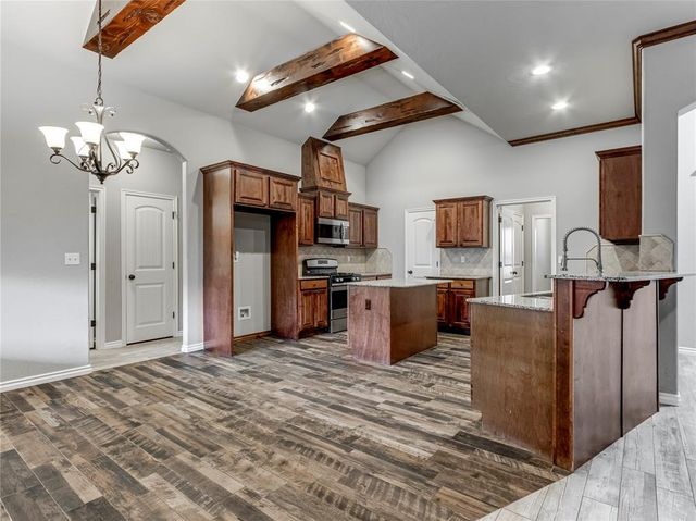 20647 Frontier Avenue, Harrah, OK 73045