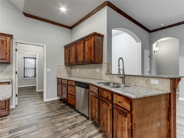 20647 Frontier Avenue, Harrah, OK 73045