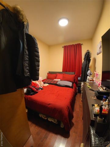 10418 Jamaica Avenue, Richmond Hill, NY 11418