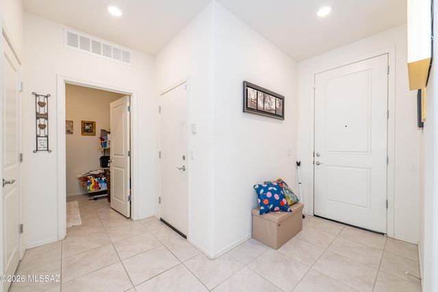 9467 N Sunstone Moon Place, Tucson, AZ 85742