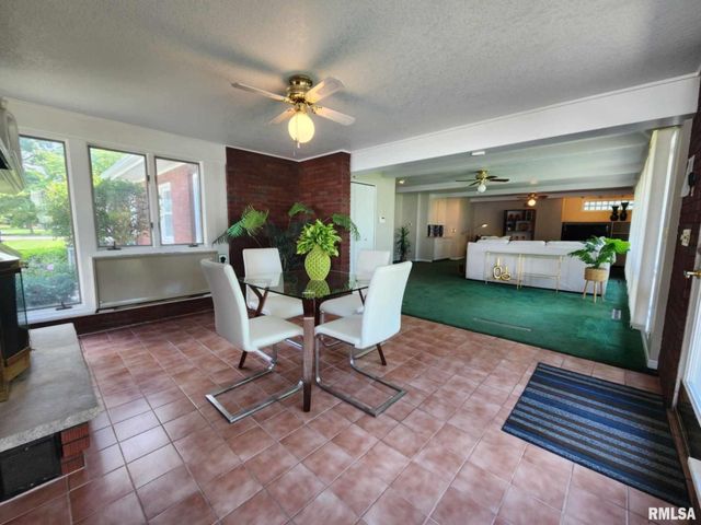 1301 HIGHLAND Lane, Quincy, IL 62305