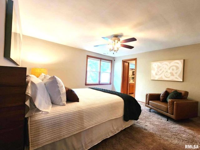 1301 HIGHLAND Lane, Quincy, IL 62305