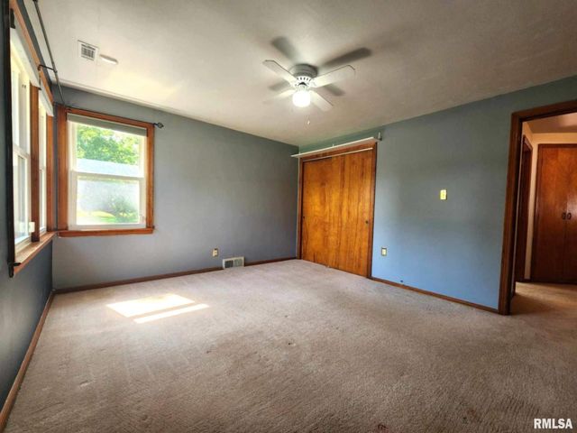 1301 HIGHLAND Lane, Quincy, IL 62305