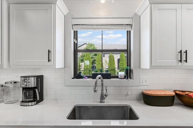 1614 Kassen Avenue, Mahomet, IL 61853