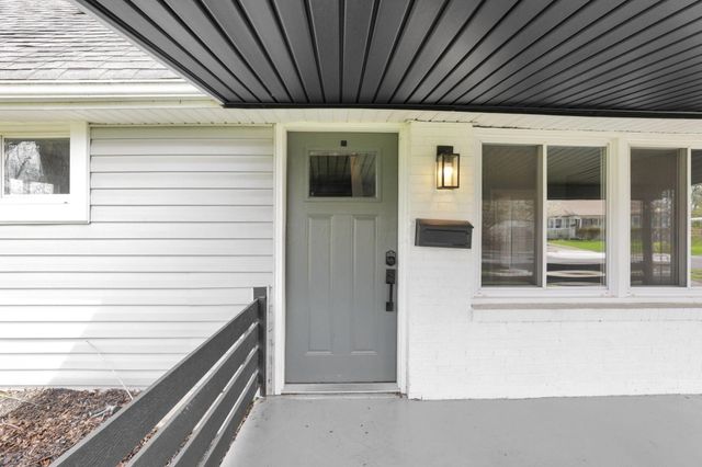 2874 Brookpark Circle W, Grove City, OH 43123