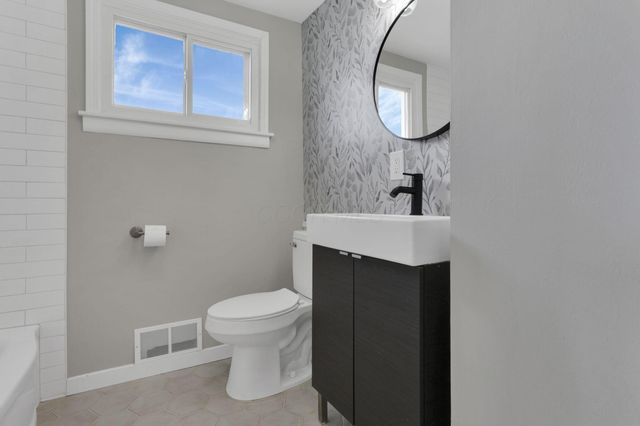 2874 Brookpark Circle W, Grove City, OH 43123