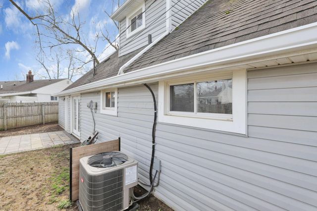 2874 Brookpark Circle W, Grove City, OH 43123