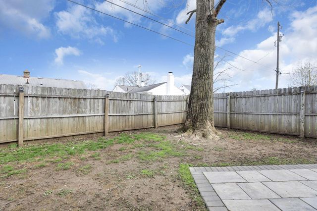 2874 Brookpark Circle W, Grove City, OH 43123