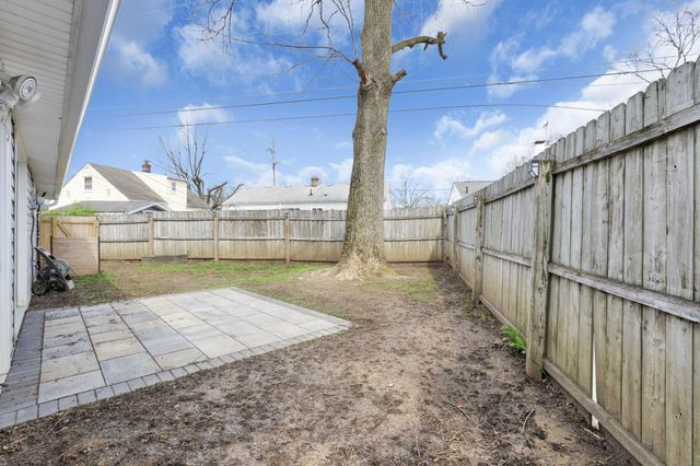 2874 Brookpark Circle W, Grove City, OH 43123