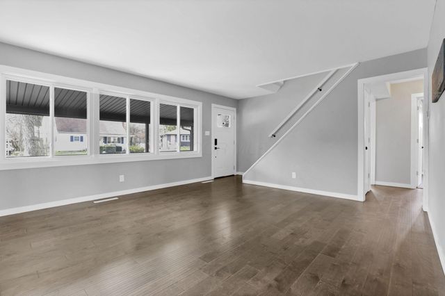 2874 Brookpark Circle W, Grove City, OH 43123