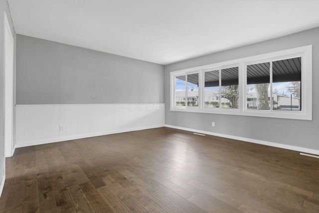 2874 Brookpark Circle W, Grove City, OH 43123