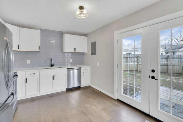 2874 Brookpark Circle W, Grove City, OH 43123