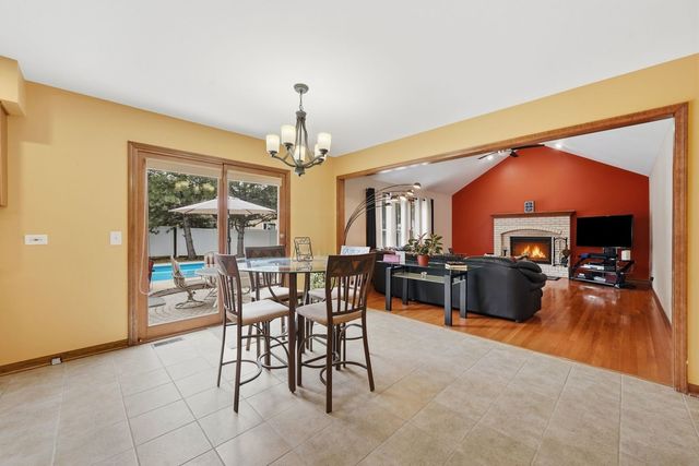 567 Warbler Drive, Bolingbrook, IL 60440