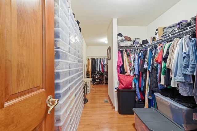 567 Warbler Drive, Bolingbrook, IL 60440