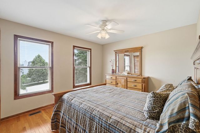 567 Warbler Drive, Bolingbrook, IL 60440