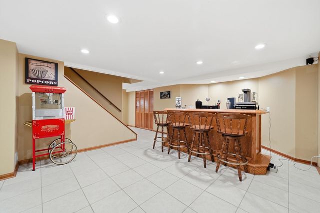 567 Warbler Drive, Bolingbrook, IL 60440