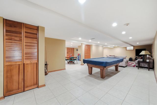 567 Warbler Drive, Bolingbrook, IL 60440