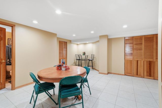 567 Warbler Drive, Bolingbrook, IL 60440