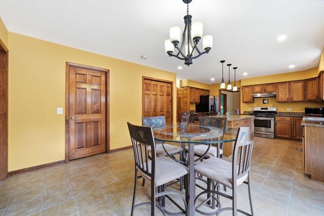 567 Warbler Drive, Bolingbrook, IL 60440