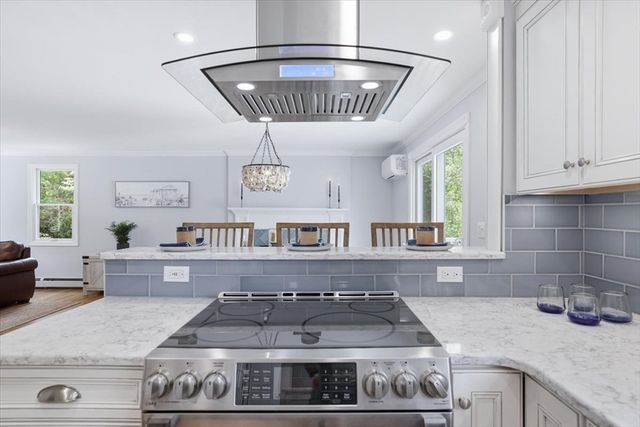 10 Old Colony Way, Yarmouth, MA 02664