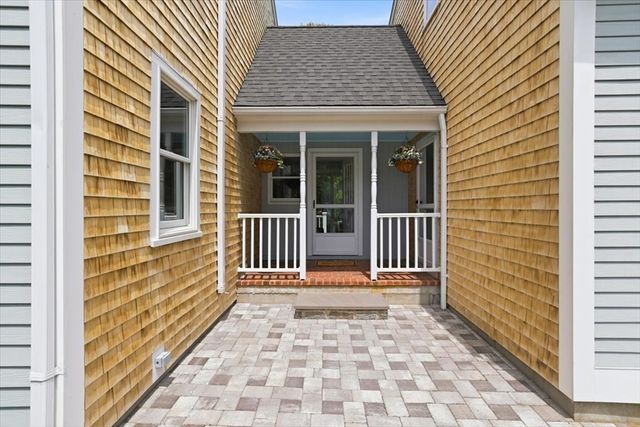 10 Old Colony Way, Yarmouth, MA 02664