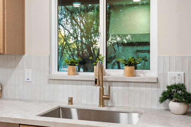 4920 Winding Way, Auburn, CA 95602