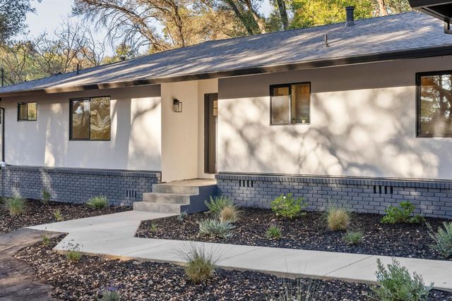 4920 Winding Way, Auburn, CA 95602
