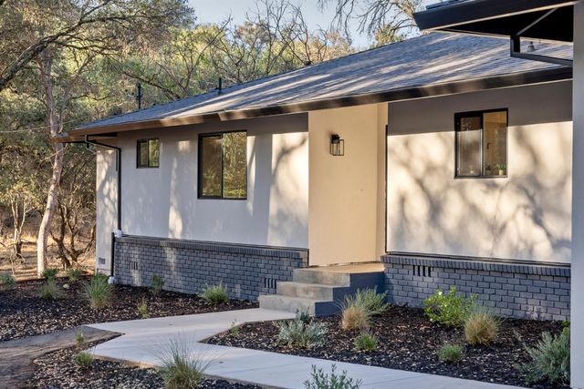 4920 Winding Way, Auburn, CA 95602