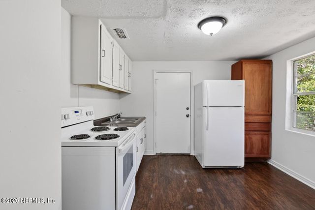 9162 6TH Avenue, Jacksonville, FL 32208