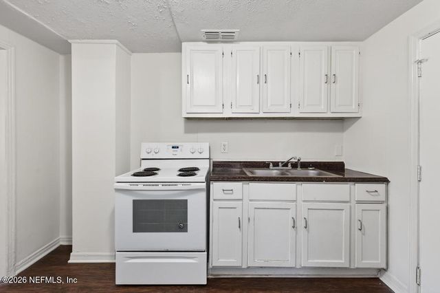 9162 6TH Avenue, Jacksonville, FL 32208