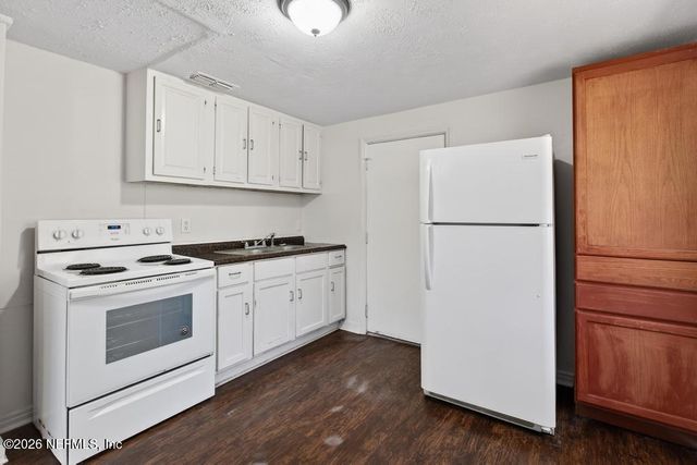 9162 6TH Avenue, Jacksonville, FL 32208