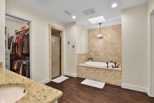 17 Comanche Lane, Ransom Canyon, TX 79366