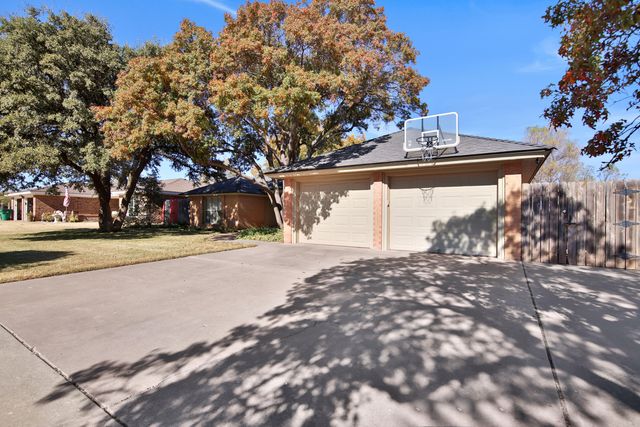 17 Comanche Lane, Ransom Canyon, TX 79366
