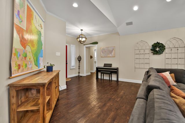 17 Comanche Lane, Ransom Canyon, TX 79366