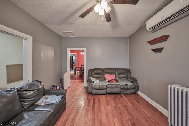 63 Harris St, Phillipsburg Town, NJ 08865