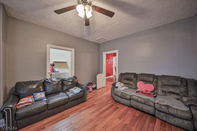 63 Harris St, Phillipsburg Town, NJ 08865