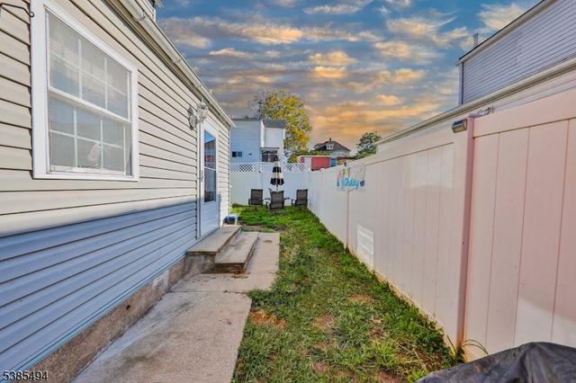 63 Harris St, Phillipsburg Town, NJ 08865