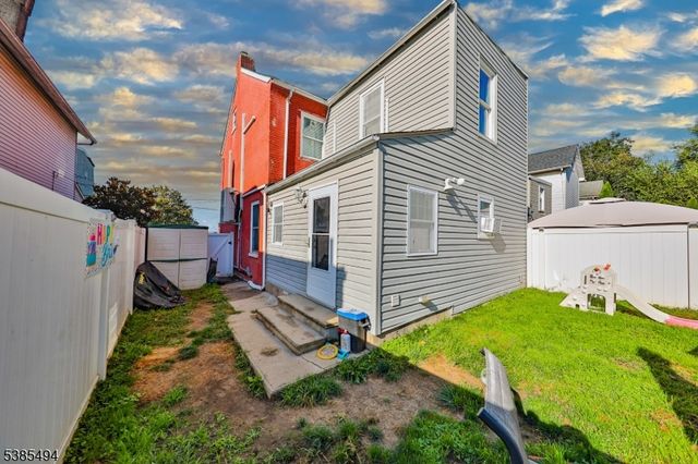 63 Harris St, Phillipsburg Town, NJ 08865