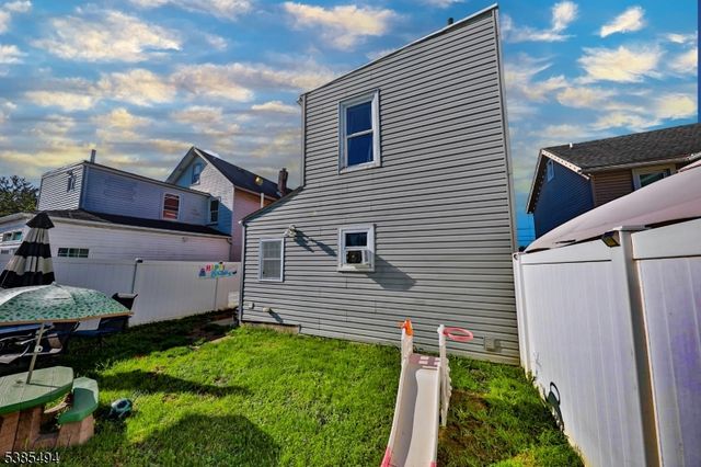 63 Harris St, Phillipsburg Town, NJ 08865