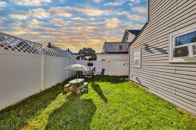 63 Harris St, Phillipsburg Town, NJ 08865