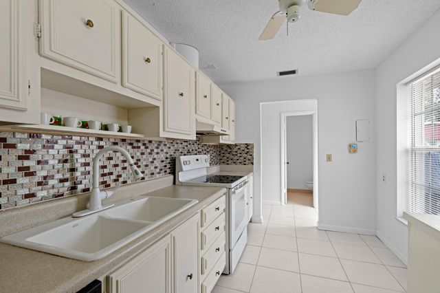 315 Cape Cod Circle B, Lake Worth, FL 33467