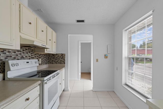 315 Cape Cod Circle B, Lake Worth, FL 33467