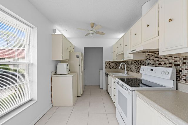 315 Cape Cod Circle B, Lake Worth, FL 33467