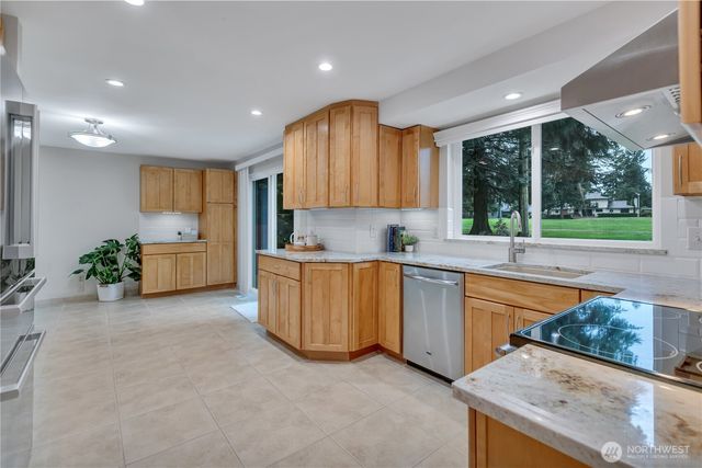 31643 37th Avenue SW, Federal Way, WA 98023