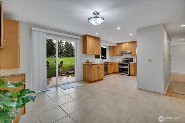 31643 37th Avenue SW, Federal Way, WA 98023