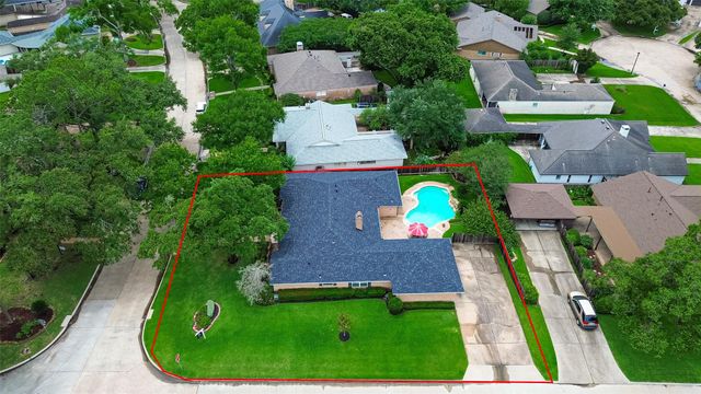3031 Broadmoor Drive, Sugar Land, TX 77478