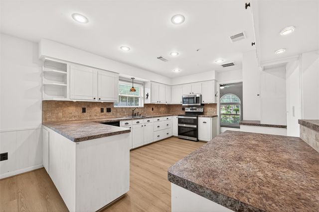 3031 Broadmoor Drive, Sugar Land, TX 77478
