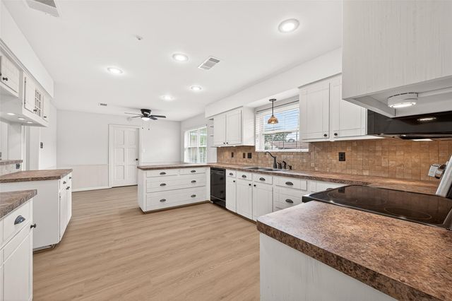 3031 Broadmoor Drive, Sugar Land, TX 77478