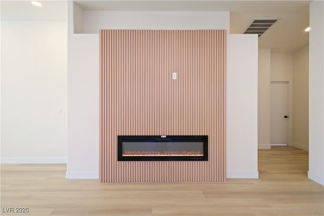 1941 Emerald Green Avenue, Las Vegas, NV 89106